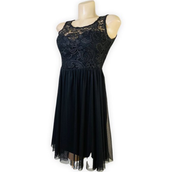 Black Embroidered Tulle Lace Dress - Picture 2 of 10